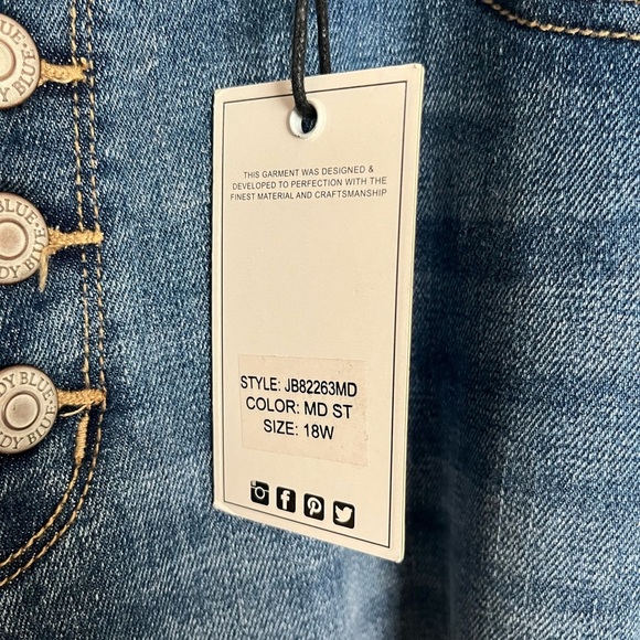 Judy Blue High Rise Distressed Jeans - Blue - Picture 7 of 9